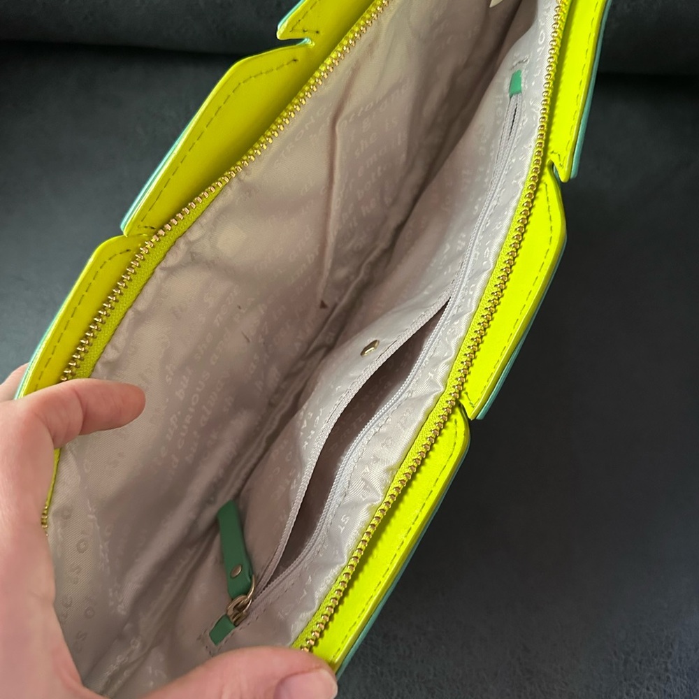 Kate spade banana leaf clutch - Picture 7 of 16